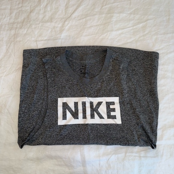 Nike Tank - Picture 1 of 2